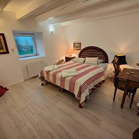 بيت للعطل La Maison Aux Volets Blancs Beaux
